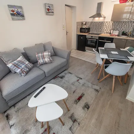 Les Orchidees Portail Louis Apartment